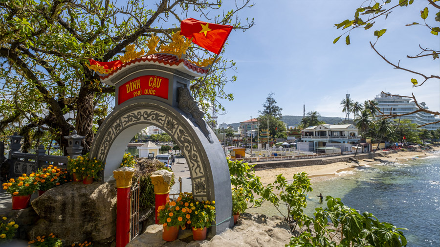L'entrée du temple Dinh Cau à Phu Quoc