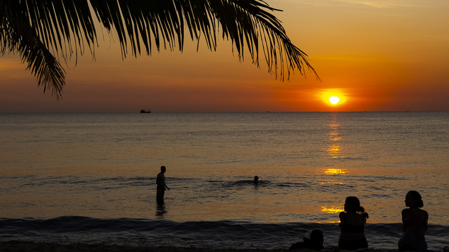 Coucher de soleil à la plage publique de Phu Quoc