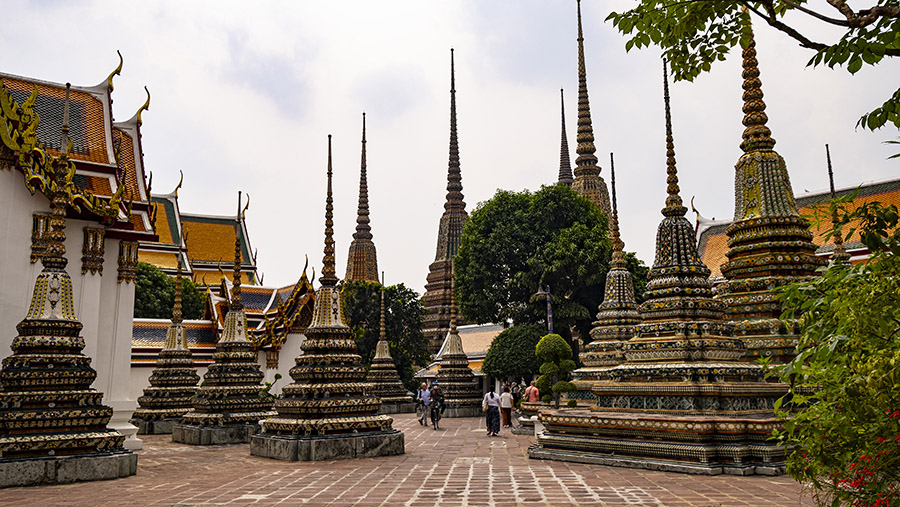 Wat Pho temple du bouddha couche a Bangkok