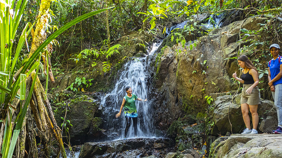 La cascade de Tonsai au départ du sentier à Phuket